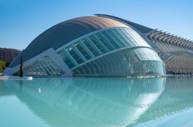 Valencia, İspanya - Octuber 15, 2016: Şehir Sanat ve Bilimler Calatrava mimar tarafından. Emisphere, dijital sinema projeksiyonlar ile büyük bir içbükey perde için yükleme