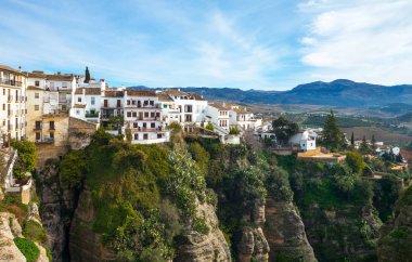 İspanya, Andalusia, Ronda, eski şehir üzerinde El Tajo gorge foreshortening