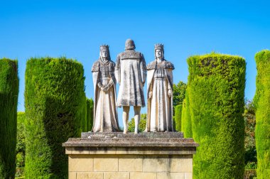 İspanya, Cordoba, Ferdinand ve Christian kralların Alcazar bahçeleri Columbus'ta Isabelle'le heykelleri