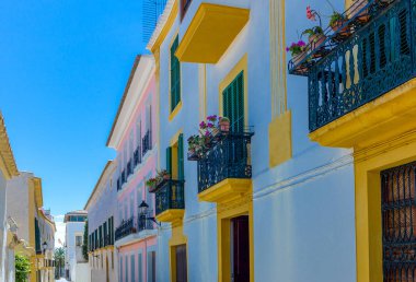 Balear Adaları, şehrin (Dalt Vila renkli evler Elvissa (Ibiza))