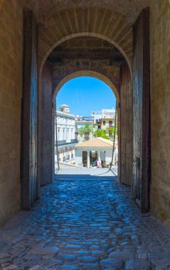 Ibiza, İspanya - 18,2013 olabilir: Eski şehir (Dalt Vila) Portal De Ses Taules fortres