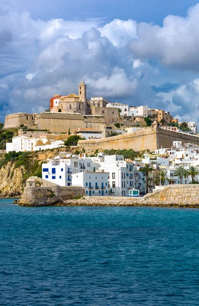 Eski Şehir (Dalt Vila denizden Balear Adaları, Elvissa (Ibiza) görüntülemek)
