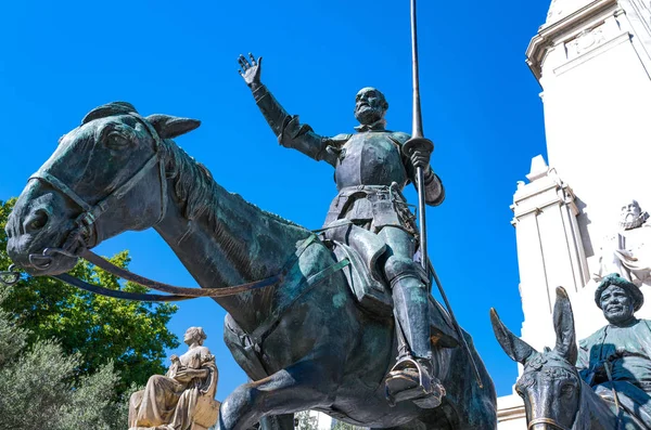 Madri Espanha Agosto 2015 Placa Espana Esculturas Don Quijote Sancho — Fotografia de Stock