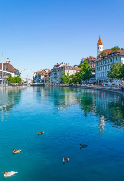 Thun Switzerland July 2015 Old Country Center Seen Aare River — Stock Photo, Image