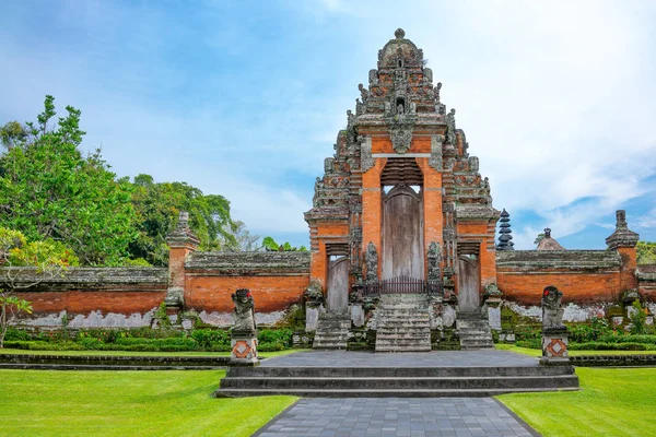 Балі Індонезія Імпозантну Головного Входу Тамані Ayun Храму — стокове фото