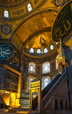 İstanbul, Türkiye - 20 Şubat 2013: Ayasofya Sophia bazilika'nın, eski iç bir Ortodox Katedrali daha sonra cami ve şimdi bir müze
