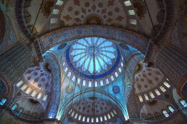 İstanbul, Türkiye - 20 Şubat 2013: Sultan Ahmed Camii (Sultanahmet Camii iç)