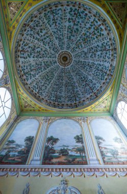 İstanbul, Türkiye - Mai 1, 2013: Topkapı Sarayı, Harem, Sultan'ın annesi apartament süslü kubbesi