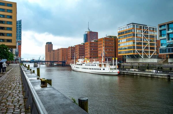 Hamburh, une ville austère et industrieuse du nord de l'Europe — Photo