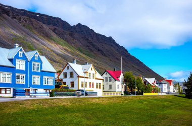 İzlanda, doğa harikaları ve gelenekleri