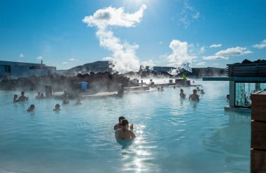 İzlanda, doğa harikaları ve gelenekleri