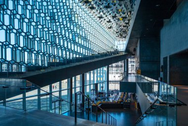 İzlanda, doğa harikaları ve gelenekleri