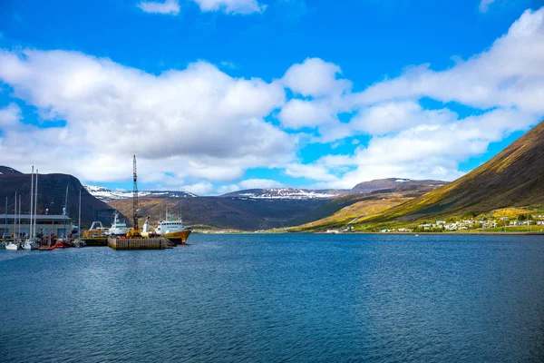 Island, přírodní zázraky a tradice — Stock fotografie