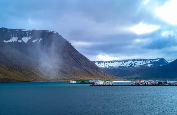 Islândia, maravilhas naturais e tradições — Fotografia de Stock