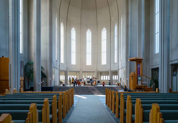 İzlanda, doğa harikaları ve gelenekleri