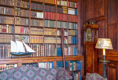 Invergardon: Mimarlık, Sanat ve Doğa