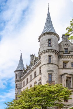 Invergardon: Mimarlık, Sanat ve Doğa
