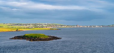 Kirkwall, Orkney adalarının eski başkenti.