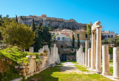 Yunanistan, Atina, Roma Agora harabeleri ve Arkaplanda Akropolis