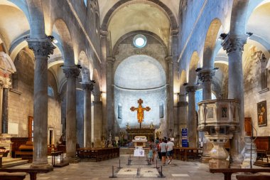 Lucca, İtalya - 4 Haziran 2018: Foro 'daki San Michele Kilisesi' nin yuvası
