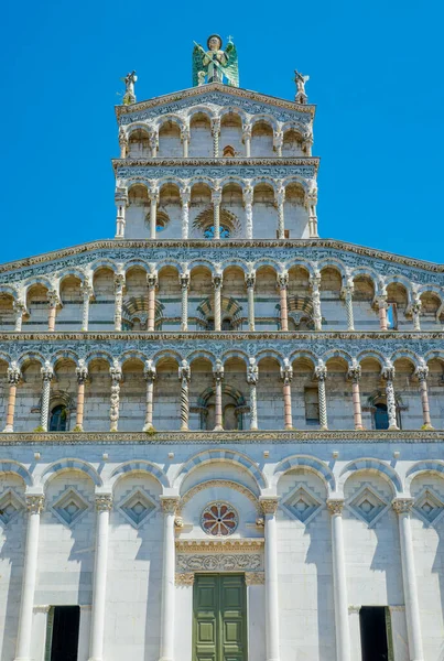 Lucca Ιταλία Ανοδική Άποψη Της Πρόσοψης Του San Michele Στην — Φωτογραφία Αρχείου