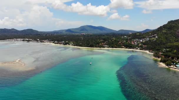 Incrível Vista Aérea Mar Ilha Tropical Dia Ensolarado — Vídeo de Stock