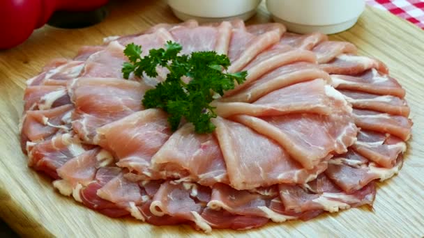 Tranches Viande Porc Fraîche Crue Sur Planche Découper Bois — Video