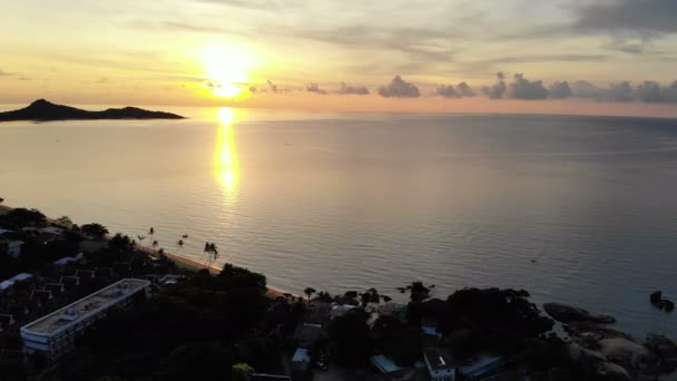 Vista Sul Tramonto Delle Onde Del Mare Spiaggia Sabbiosa Cielo — Video Stock