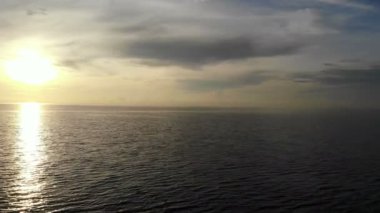 inanılmaz hava görünümü dramatik günbatımı gökyüzü ve deniz