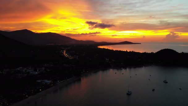 Erstaunliche Luftaufnahme Des Meeres Und Des Dramatischen Sonnenuntergangs — Stockvideo