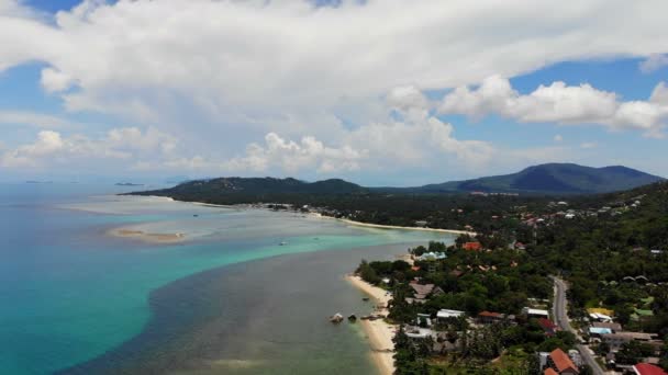 Vedere Aeriană Uimitoare Mării Insulei Tropicale Ziua Însorită — Videoclip de stoc