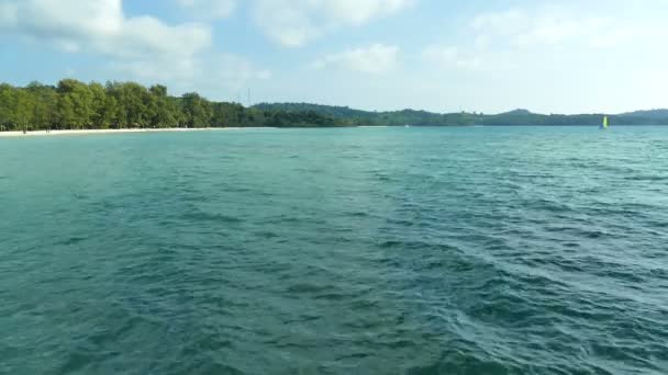Marina Pittoresque Avec Vagues Mer Plage Tropicale Ciel Bleu — Video