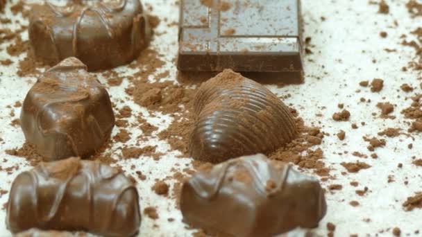 Primer Plano Deliciosos Chocolates Caseros Con Cacao Polvo — Vídeos de Stock