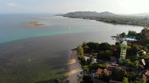 Erstaunliche Luftaufnahme Des Meeres Und Der Tropischen Insel Sonnigen Tagen — Stockvideo