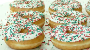 tatlı ev yapımı çörek şeker sprinkles üstte ile
