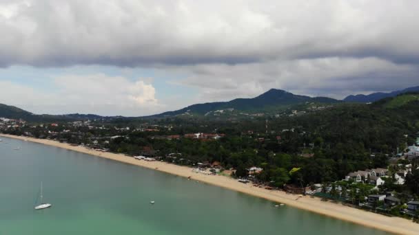 Güneşli Deniz Tropik Ada Şaşırtıcı Havadan Görünümü — Stok video