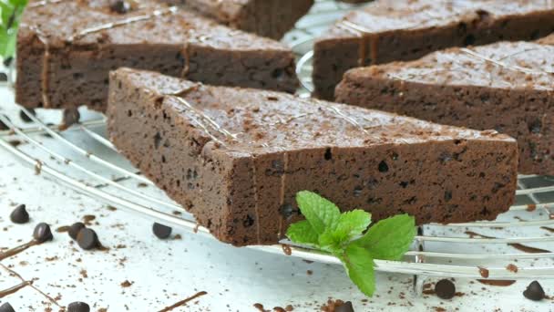 Chocolate brownie cake — Stock Video