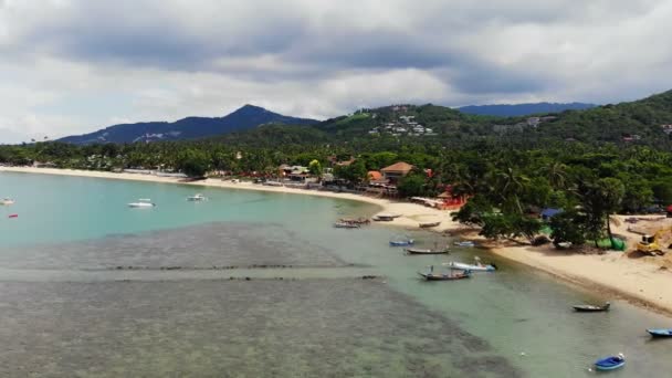 Güneşli Deniz Tropik Ada Şaşırtıcı Havadan Görünümü — Stok video