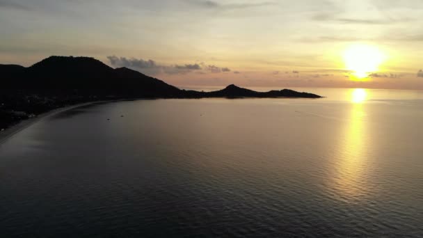 Fantastiska Flygfoto Över Havet Och Dramatisk Solnedgång Sky — Stockvideo