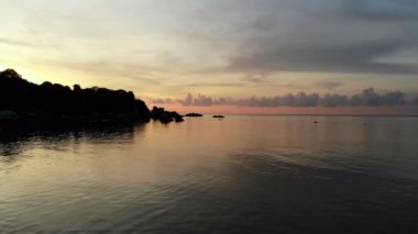 inanılmaz hava görünümü dramatik günbatımı gökyüzü ve deniz