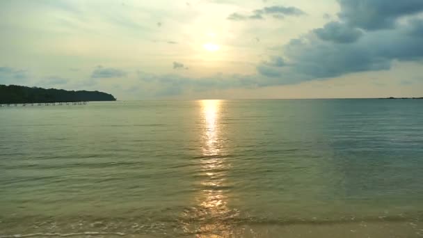 Вид Захід Сонця Морські Хвилі Драматичне Небо — стокове відео