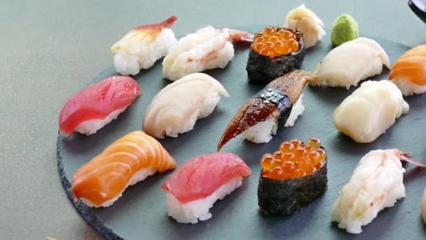 Sushi Fresco Com Molho Estilo Comida Japonesa — Vídeo de Stock