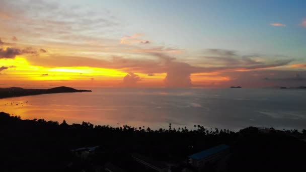 Vista Sul Tramonto Delle Onde Del Mare Spiaggia Sabbiosa Cielo — Video Stock