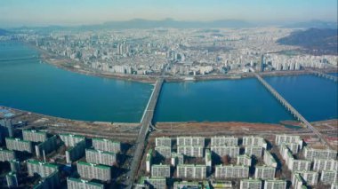 Güney Kore 'deki Seul Kulesi ile Seul' deki binaların tarihi 4K.