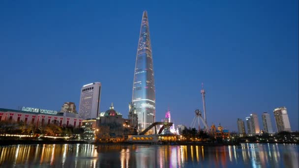ロッテワールド タワー 超高層ビルは日本人 韓国のソウルの夜景 — ストック動画