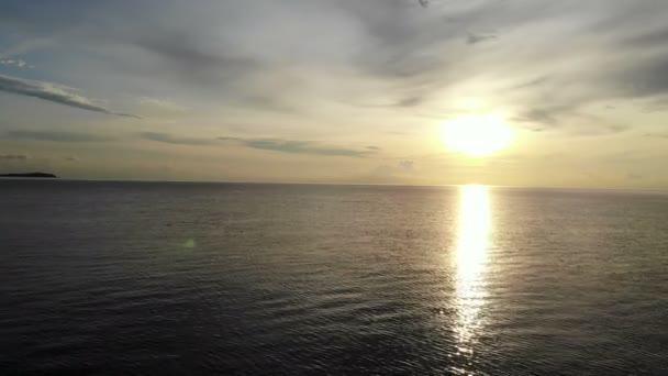 Coucher Soleil Sur Les Vagues Mer Plage Sable Ciel Spectaculaire — Video