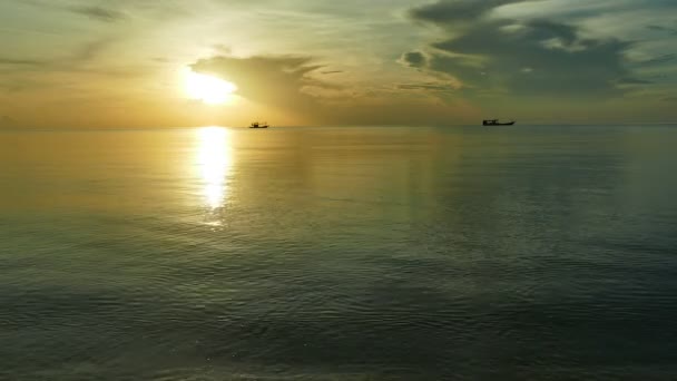 Дивовижний Повітряний Вид Море Драматичне Небо Заходу Сонця — стокове відео