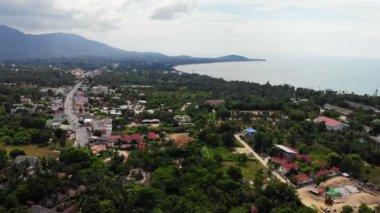 deniz ve tropik ada şaşırtıcı havadan görünümü