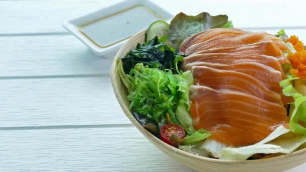 Νόστιμο Ωμό Φρέσκο Σασίμι Σολομό Παραδοσιακό Ιαπωνικό Φαγητό — Αρχείο Βίντεο