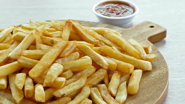 Burgare och pommes frites — Stockvideo